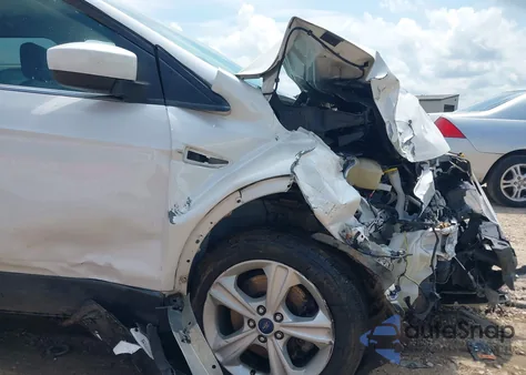 2015 Ford Escape Se z USA, uszkodzony, nr VIN 1FMCU9GX6FUA38855